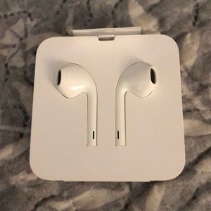 Brand New Apple EarPods with Lightning Connector